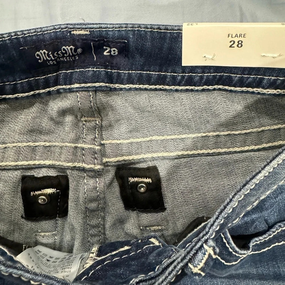 NWT Miss - Me mid-rise flare jean Sz : 28x32 - Picture 10 of 11